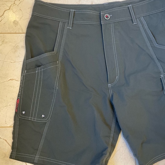 AFTCO Shorts, Army Green, NWOT, Flat Front, Zip, Belt Loops, Extra Pockets Sz 38 - Picture 2 of 14